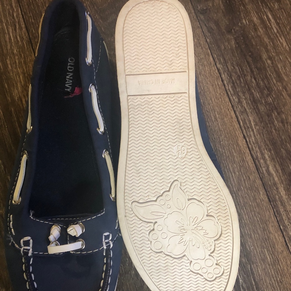 Old Navy slip on moccasin shoes size 6.5